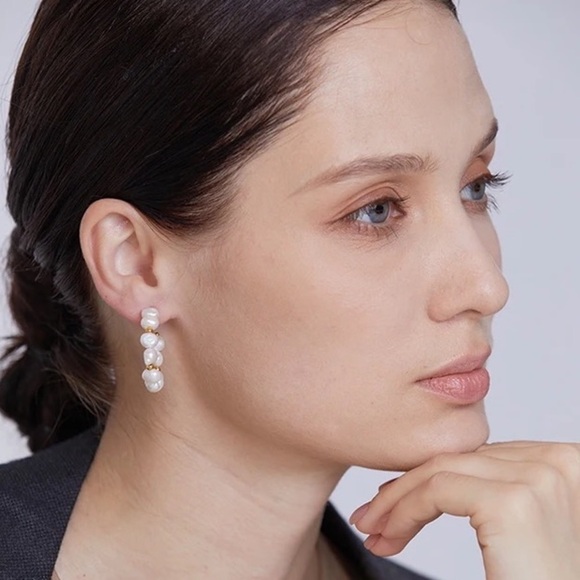 18K Gold Plated Pearls Beads Hoop Earrings - Picture 5 of 7